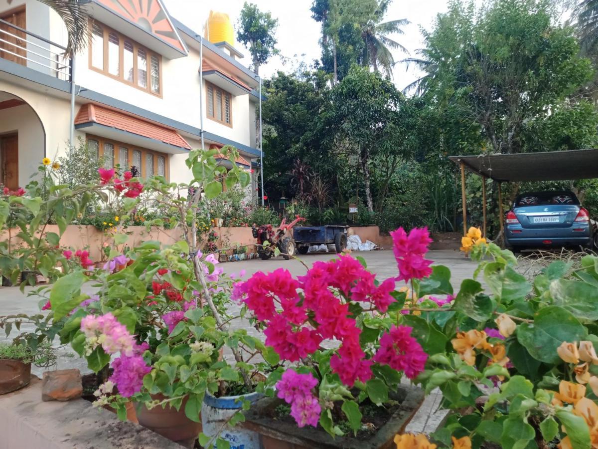 Krishna Kuteera Apartment Siddapura  ภายนอก รูปภาพ