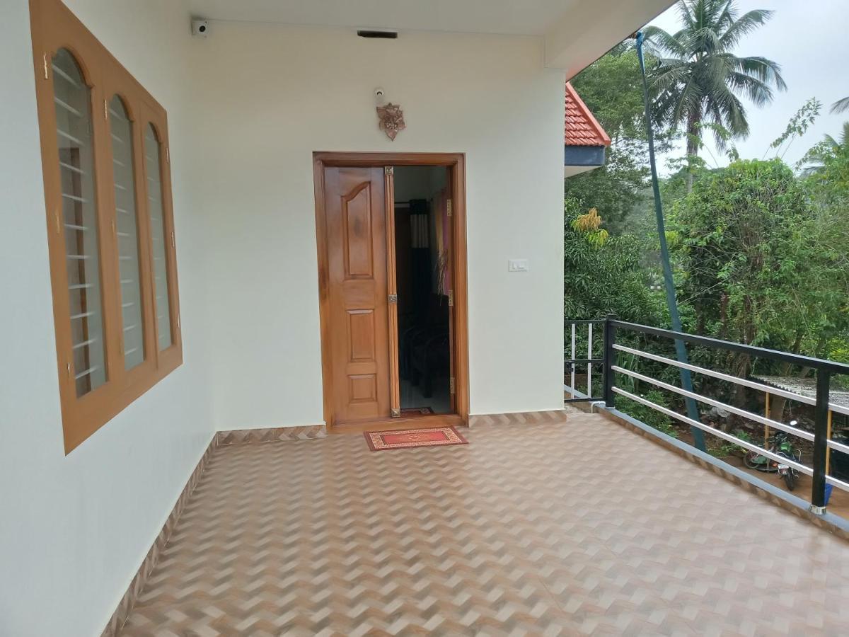 Krishna Kuteera Apartment Siddapura  ภายนอก รูปภาพ