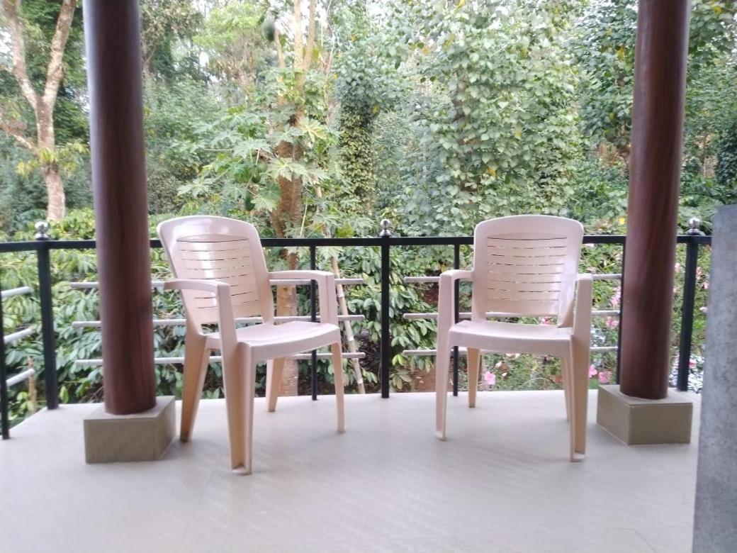 Krishna Kuteera Apartment Siddapura  ภายนอก รูปภาพ